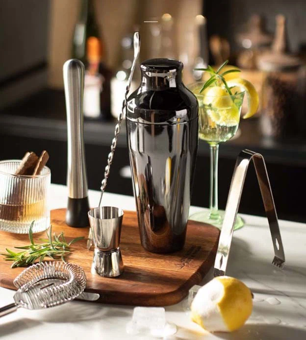 Must-have Shaker Set For Parties